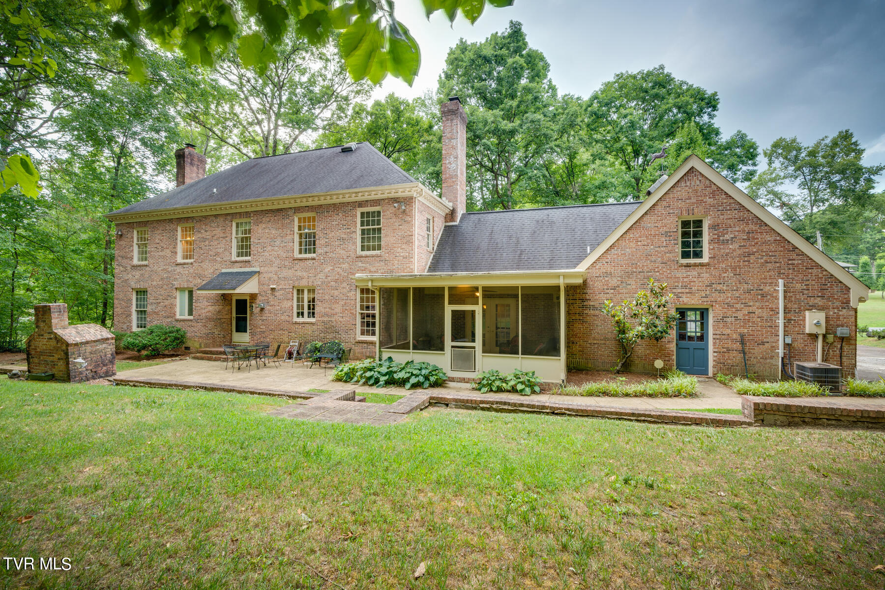 209 Old Castle Road Kingsport, TN 37660 - Photo 50 of 59 051