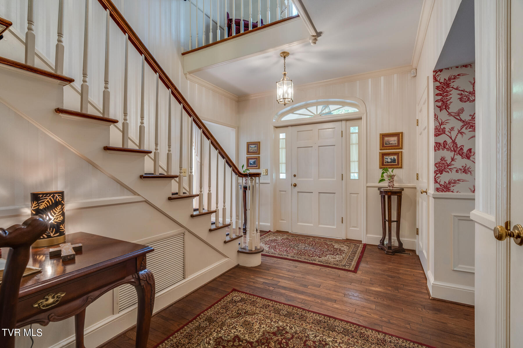209 Old Castle Road Kingsport, TN 37660 - Photo 5 of 59 006