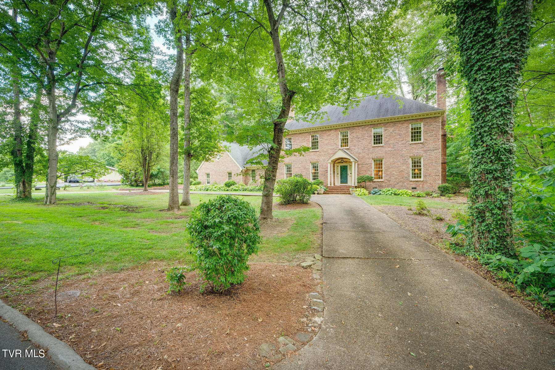 209 Old Castle Road Kingsport, TN 37660 - Photo 58 of 59 002