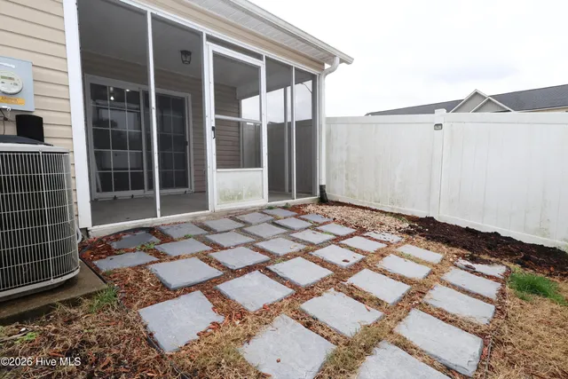 $1,350 | 9010 Banister Loop, Jacksonville, NC 28546