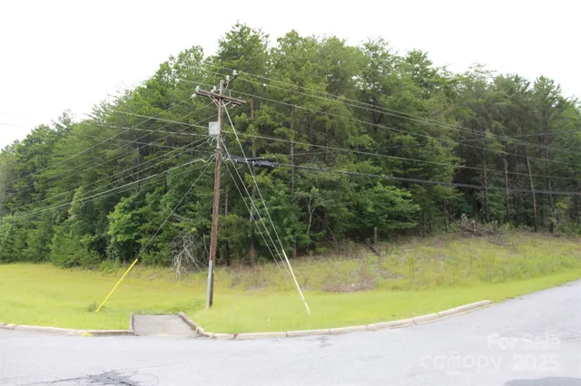 a view of a tennis court