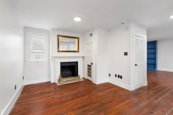 $4,000 | 128 Wentworth Street, Unit 8, Charleston, SC 29401