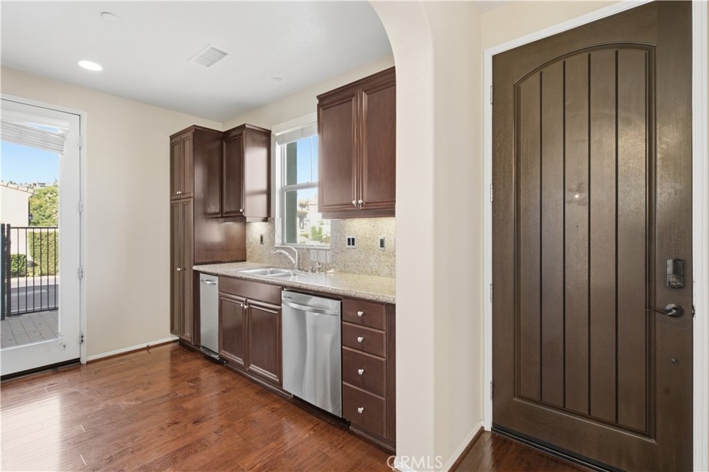 20278 Pienza Lane Porter Ranch, CA 91326 - Photo 9 of 28 Gallery Image 9