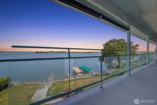 $299,500 | 2600 West Marina Drive, Unit 5, Moses Lake, WA 98837