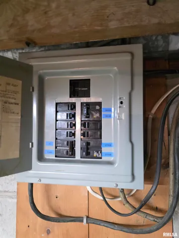 $69,000 | 315 East Washington Street, Avon, IL 61415