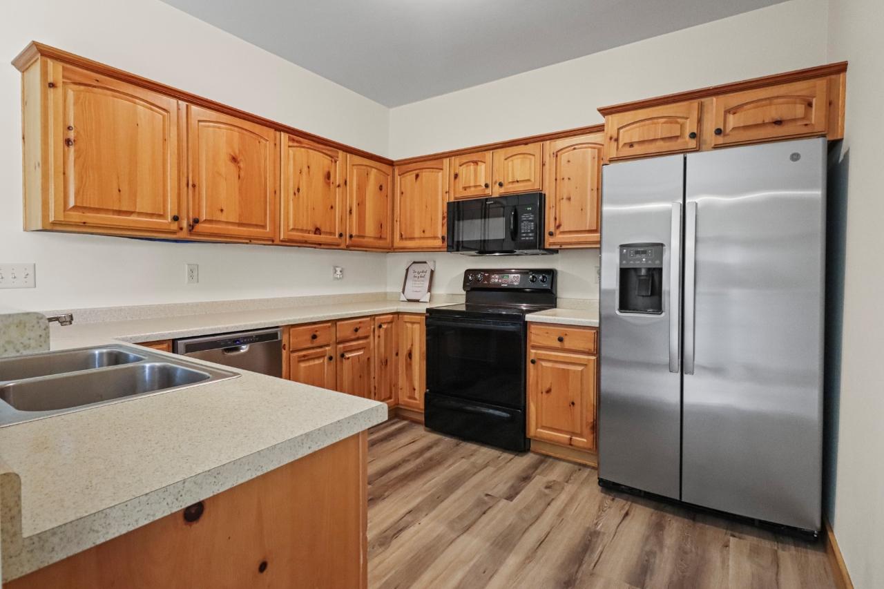 324 Christopher Street, Unit 324 Eagle River, WI 54521 - Photo 9 of 34 Gallery Image 9