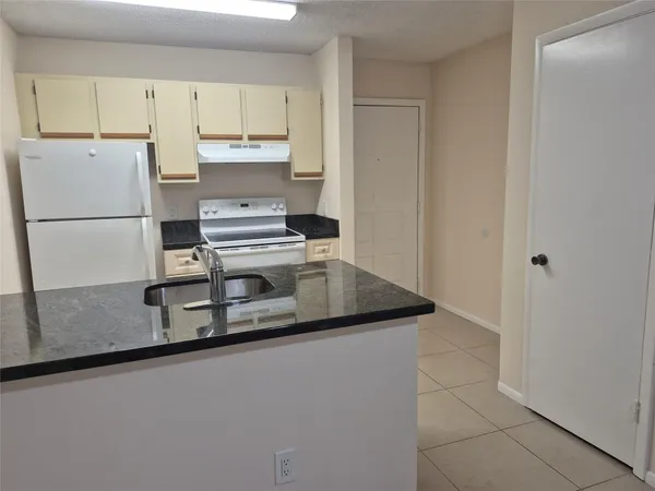 $1,395 | 4481 West McNab Road, Unit 10, Pompano Beach, FL 33069