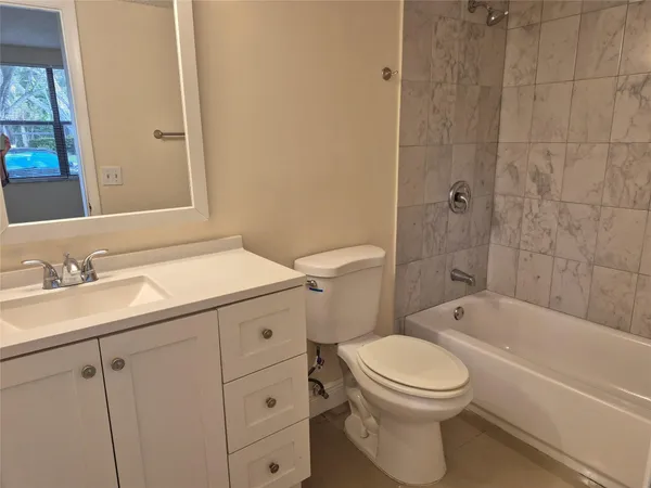 $1,395 | 4481 West McNab Road, Unit 10, Pompano Beach, FL 33069