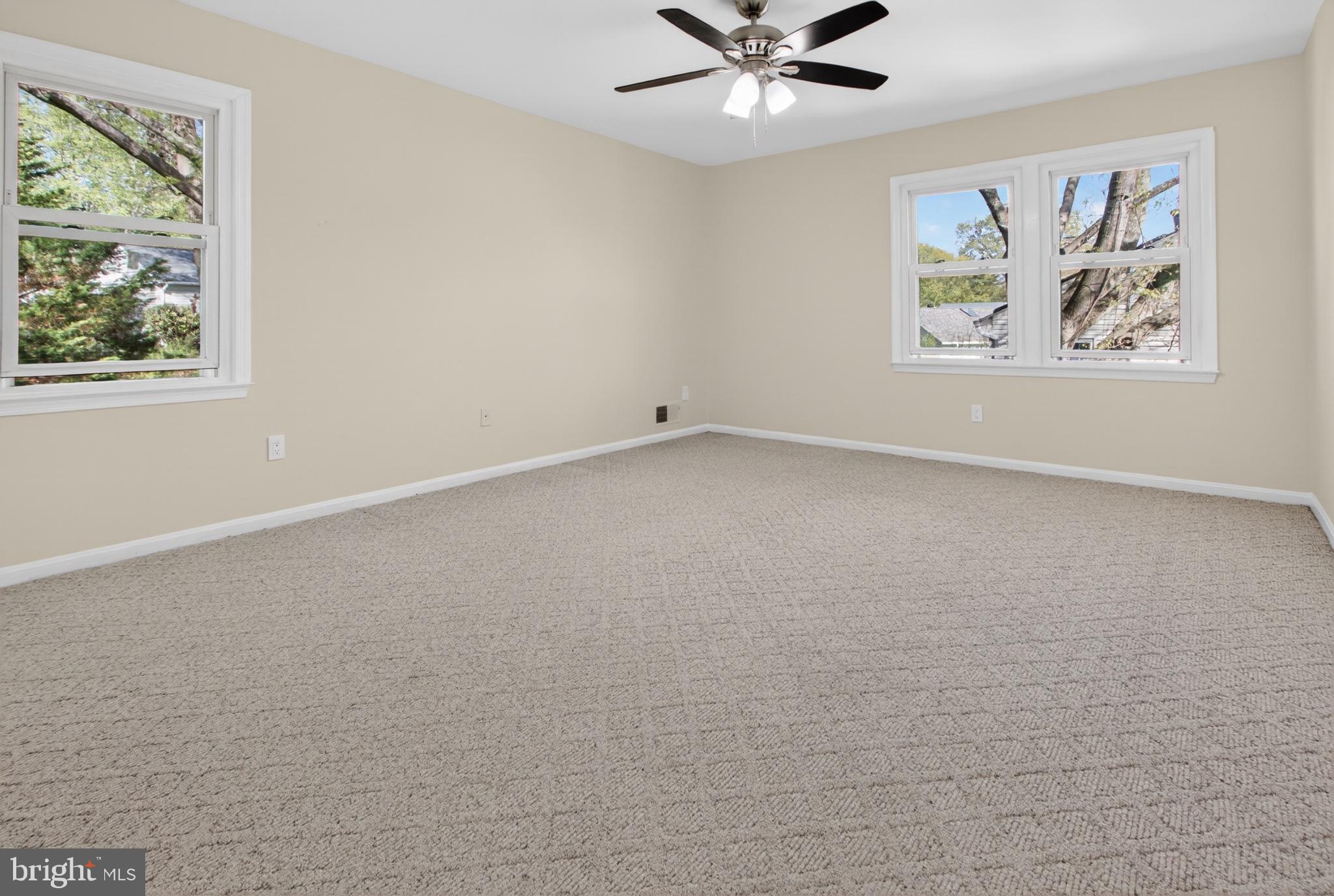 16 Redding Ridge Drive Gaithersburg, MD 20878 - Photo 22 of 53 Spacious room with natural light.