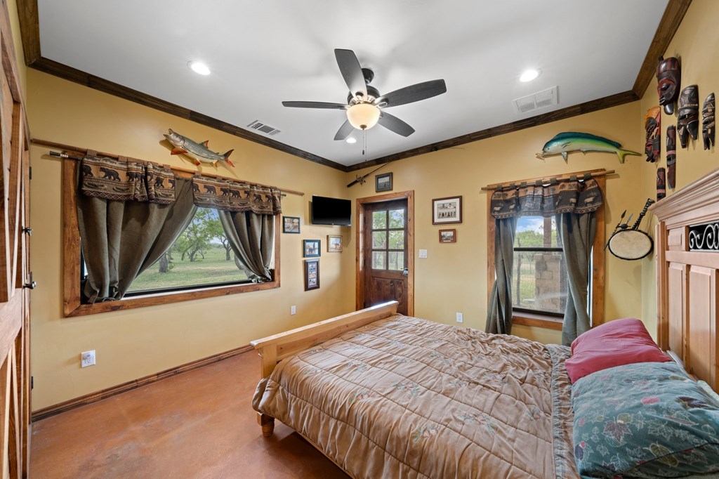 1065 B And R Road Utopia, TX 78884 - Photo 13 of 19