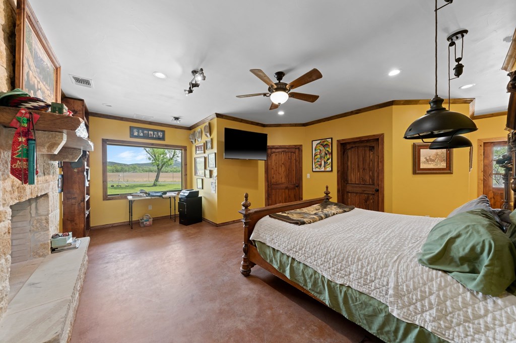 1065 B And R Road Utopia, TX 78884 - Photo 14 of 19