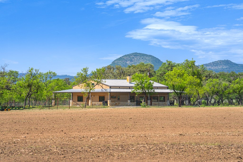 1065 B And R Road Utopia, TX 78884 - Photo 17 of 19