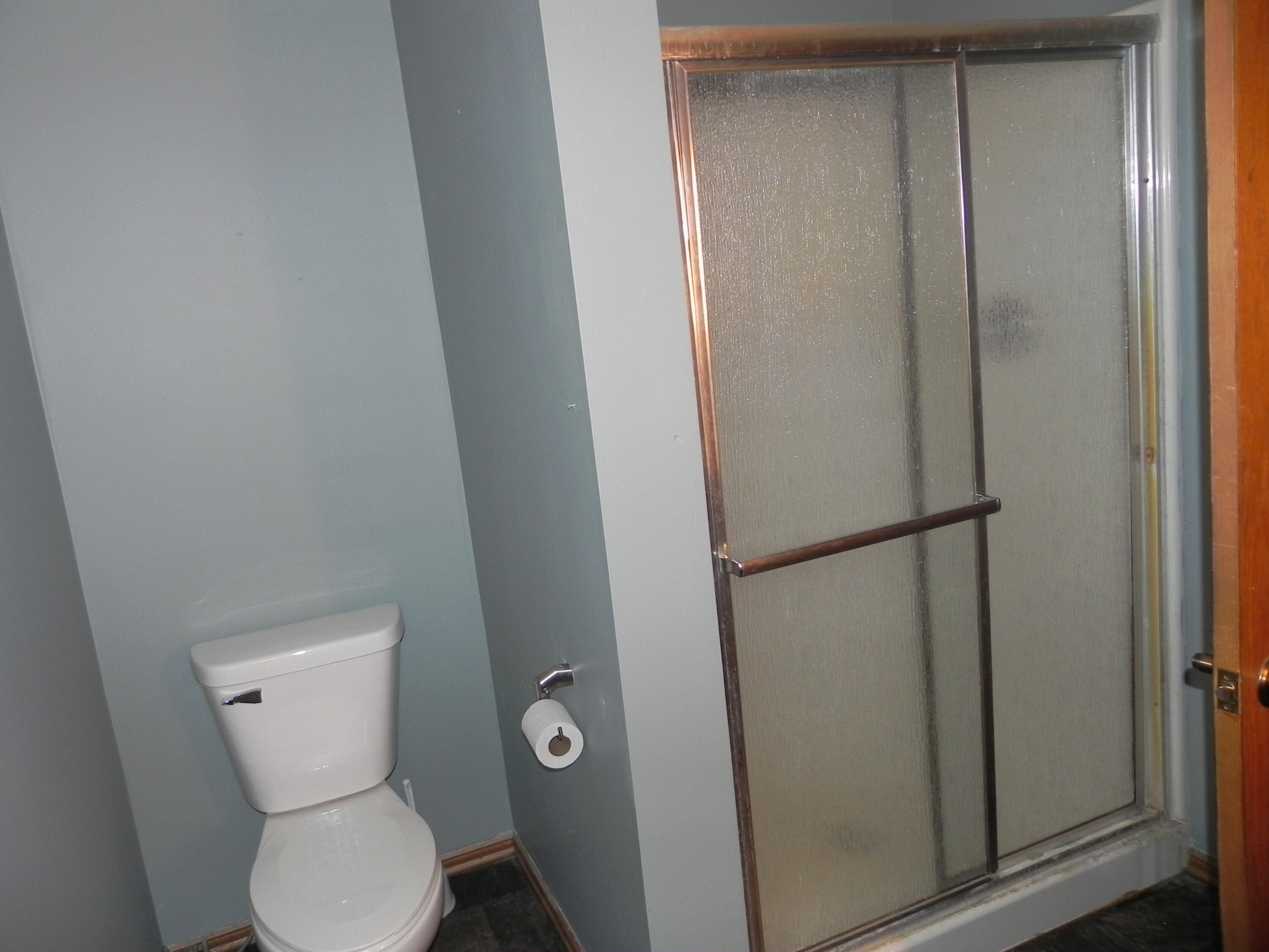W853 Kiel Road Calumet, WI 53061 - Photo 11 of 28 master bath