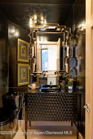 a view of a dry yard