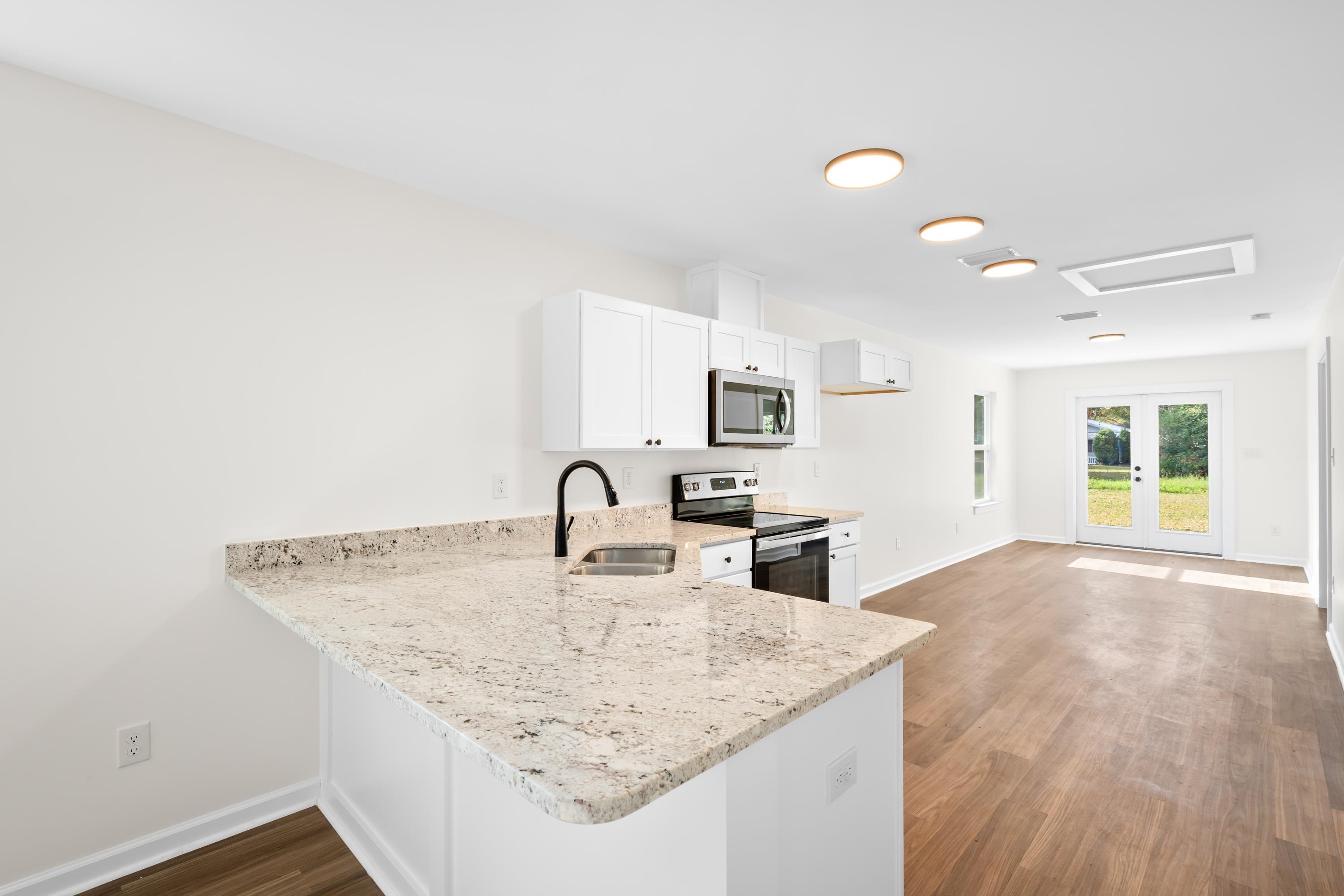 22763 Racine Street Robertsdale, AL 36567 - Photo 8 of 20 breakfast bar