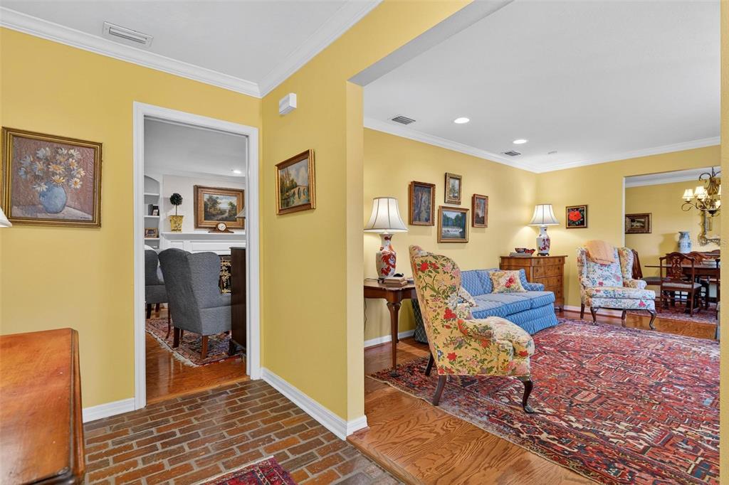 1053 Sweetbriar Road Orlando, FL 32806 - Photo 21 of 79