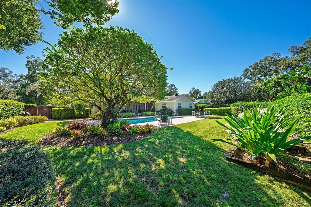 1053 Sweetbriar Road Orlando, FL 32806 - Photo 9 of 79