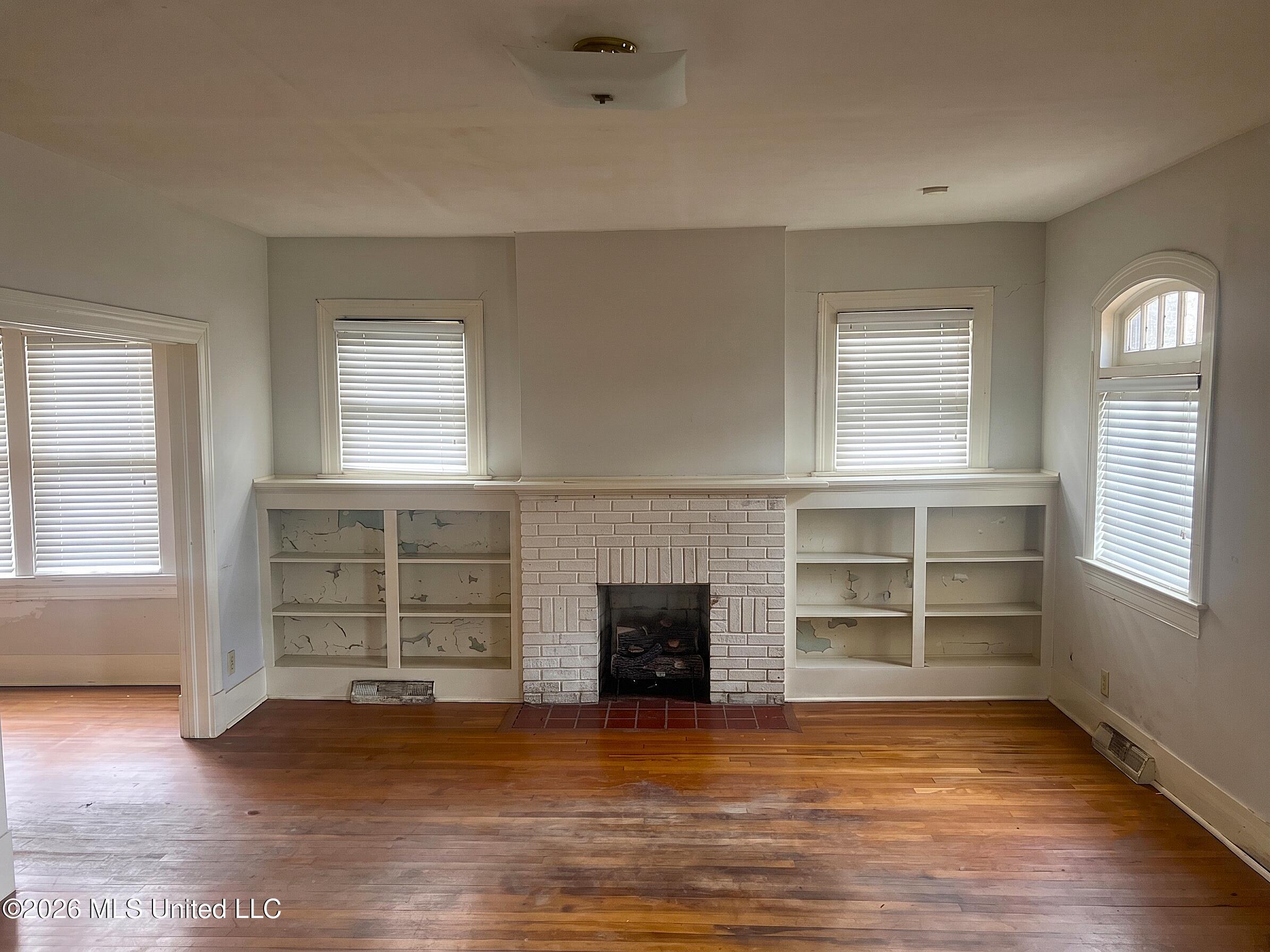 627 Mohawk Avenue Jackson, MS 39216 - Photo 4 of 14 3 (Living Room)