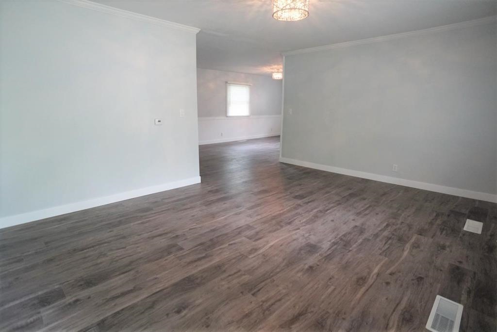 2015 Mathias Street Fort Wayne, IN 46815 - Photo 3 of 19 Gallery Image 3