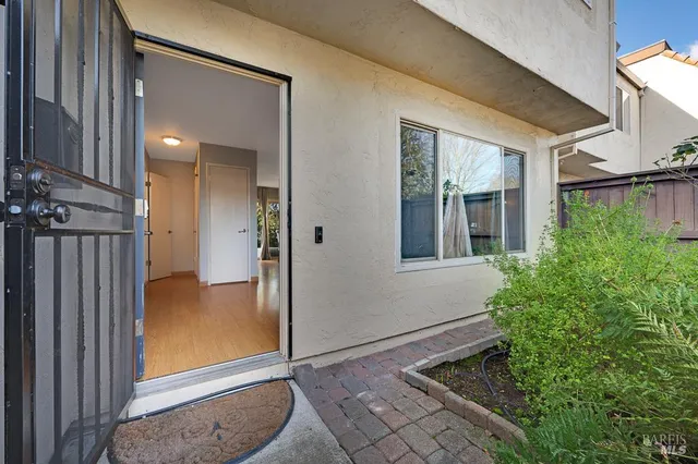 $458,500 | 1749 Las Raposas Court, Santa Rosa, CA 95409