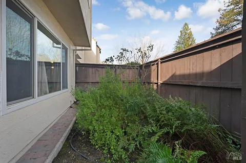 $458,500 | 1749 Las Raposas Court, Santa Rosa, CA 95409