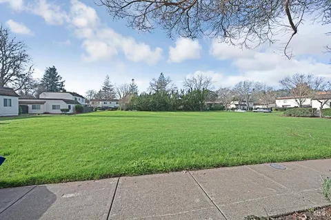 $429,500 | 1749 Las Raposas Court, Santa Rosa, CA 95409