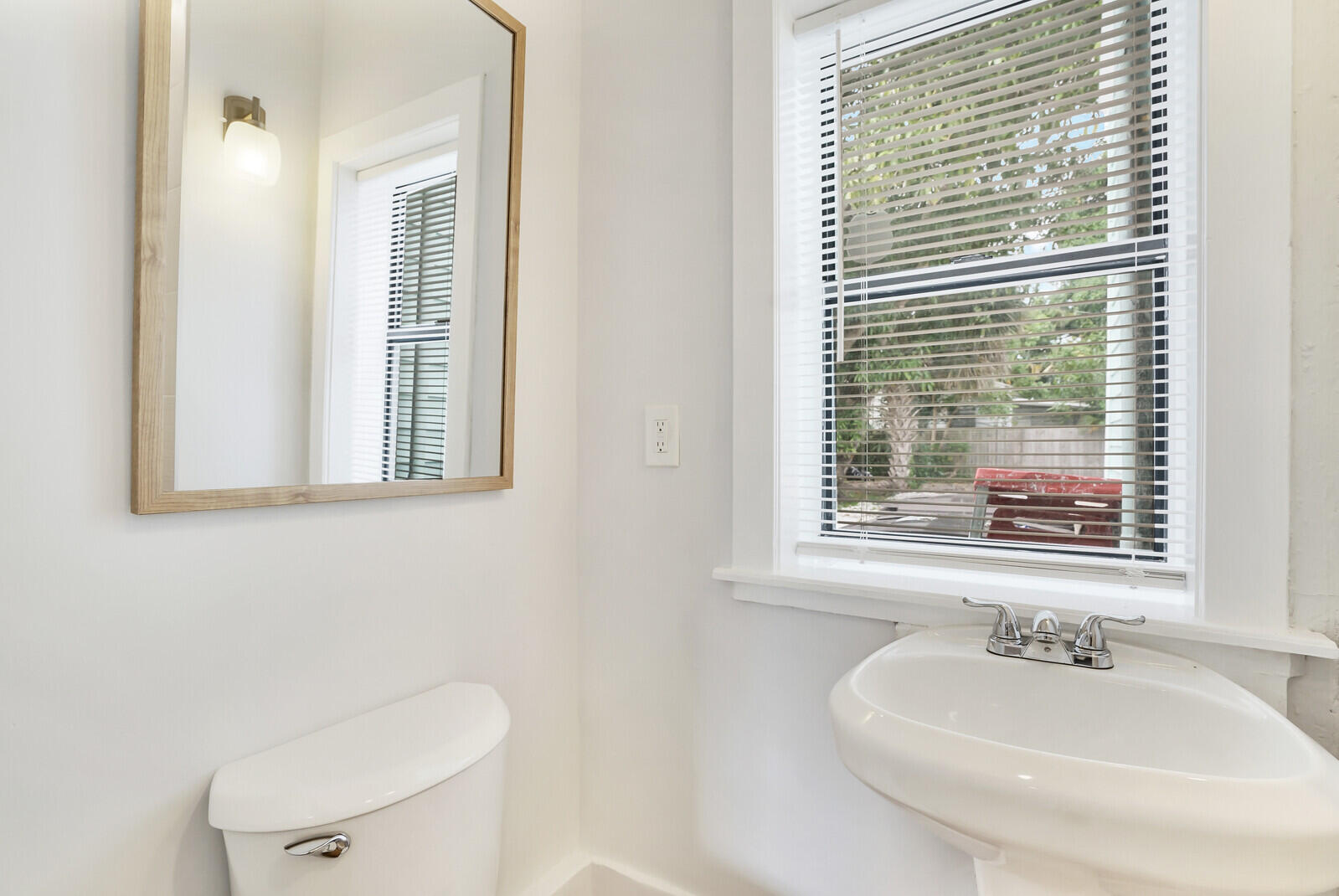 Undisclosed Address West Palm Beach, FL 33407 - Photo 13 of 30 413 36th St (13)