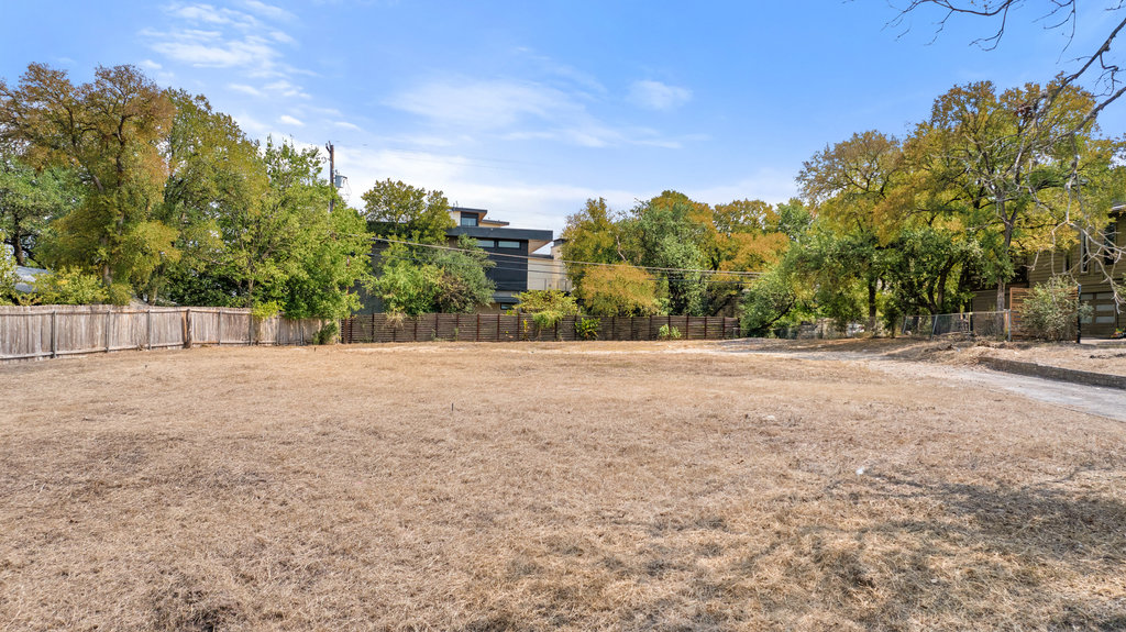 303 Ridgewood Road Austin, TX 78746 - Photo 15 of 40