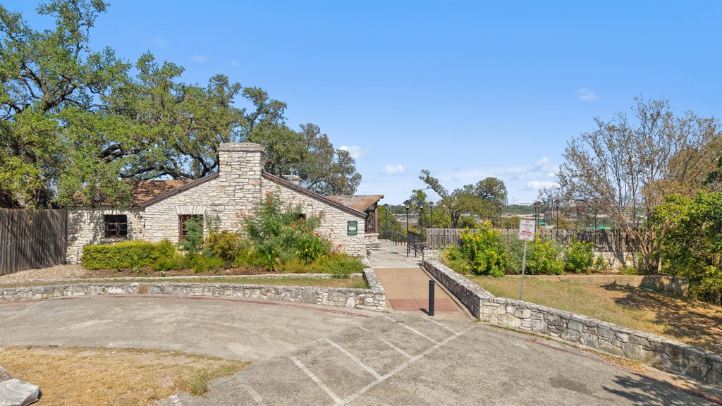 303 Ridgewood Road Austin, TX 78746 - Photo 31 of 40