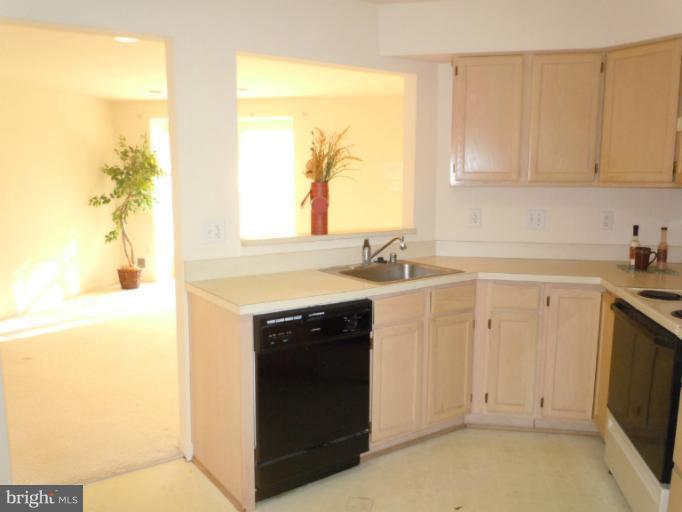 4142 Maple Path Circle, Unit 45 Nottingham, MD 21236 - Photo 9 of 25 Kitchen