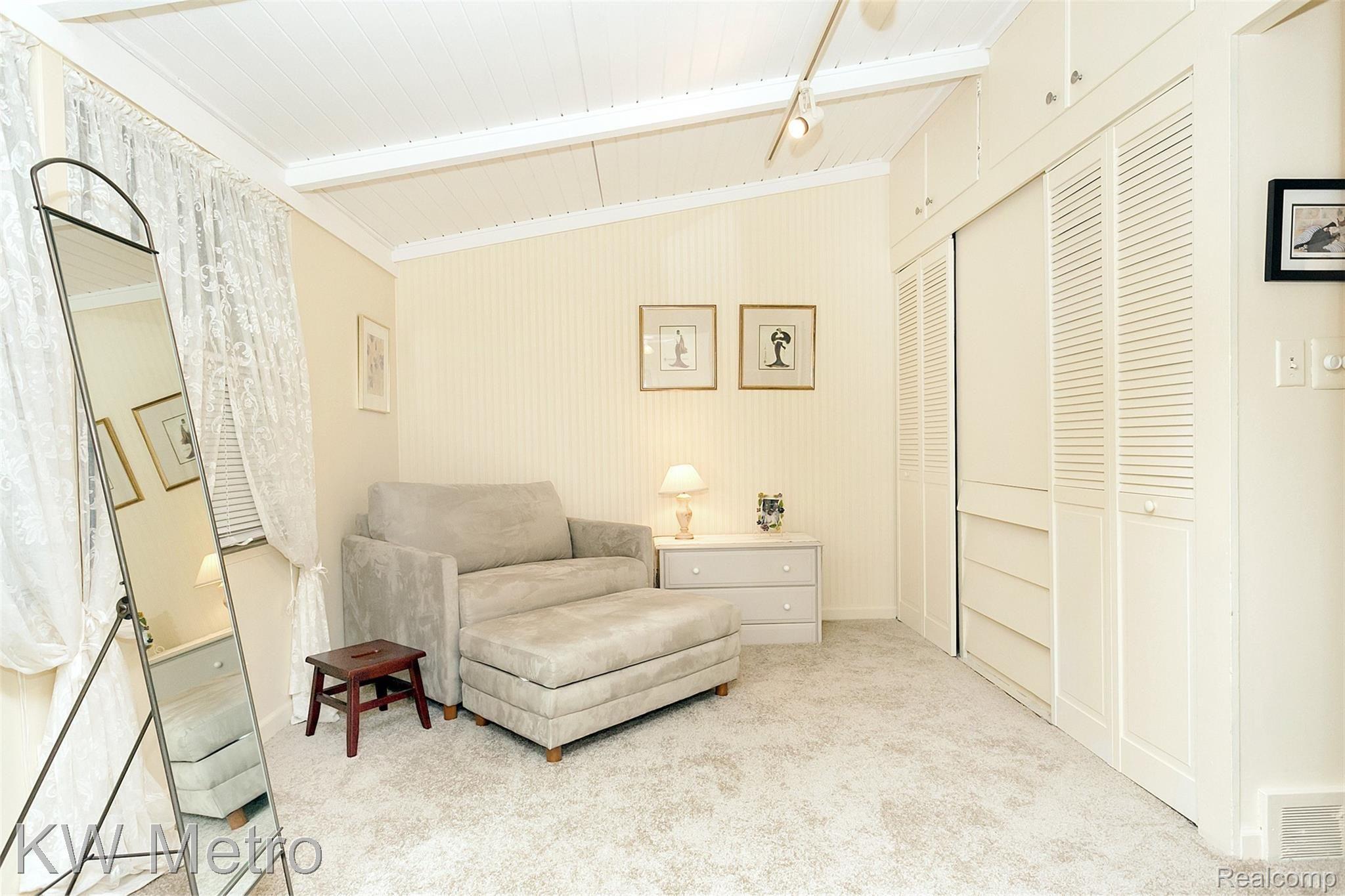 3216 West Webster Road Royal Oak, MI 48073 - Photo 18 of 35 Second bedroom currently used as a sitting/dressing room.