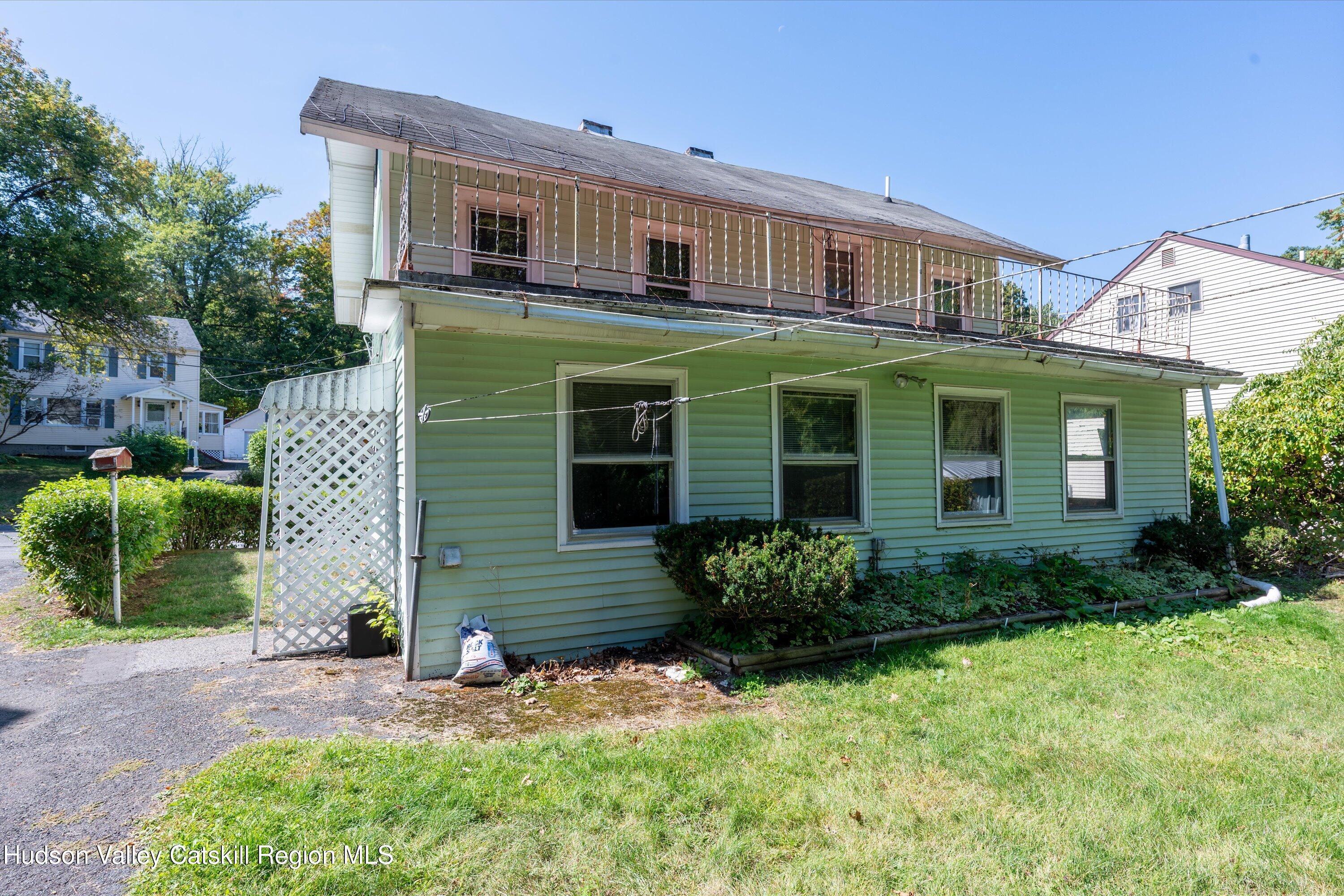 14 Lilac Lane Troy, NY 12180 - Photo 5 of 20 18-14 Lilac Ln-18