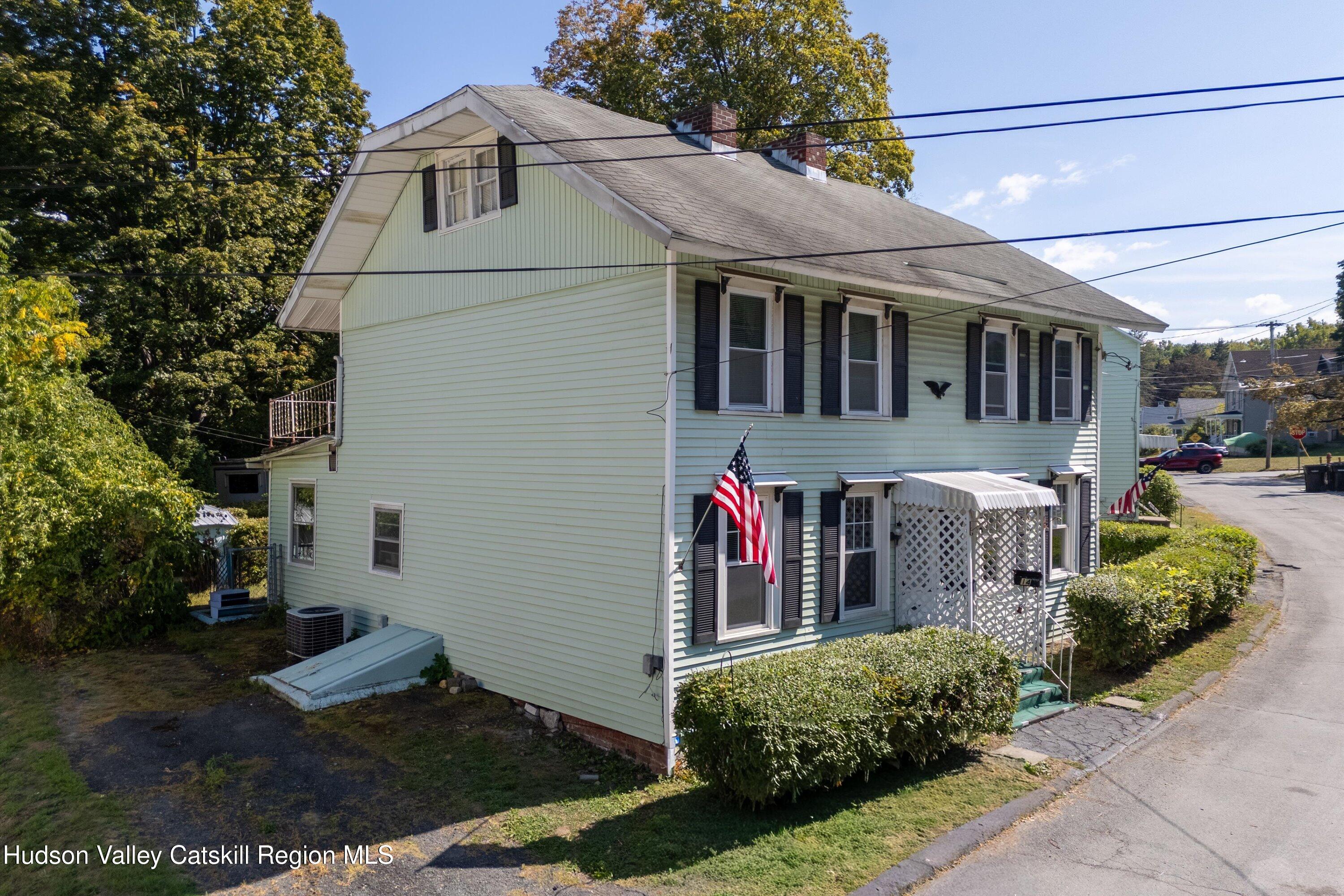 14 Lilac Lane Troy, NY 12180 - Photo 7 of 20 20-14 Lilac Ln-20