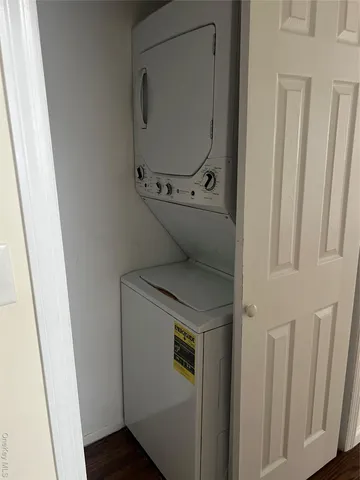 $2,400 | 239 North Middletown Road, Unit B, Pearl River, NY 10965