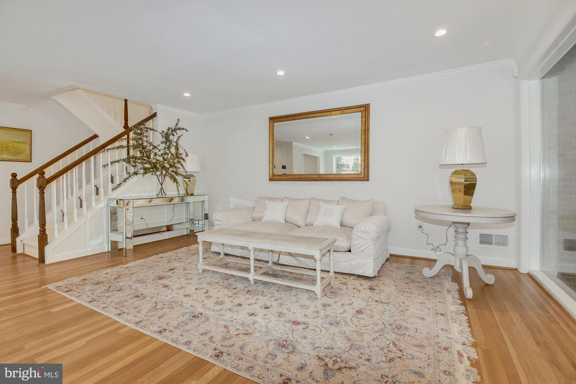 3033 West Ln Keys Northwest Washington, DC 20007 - Photo 12 of 32 Living Room
