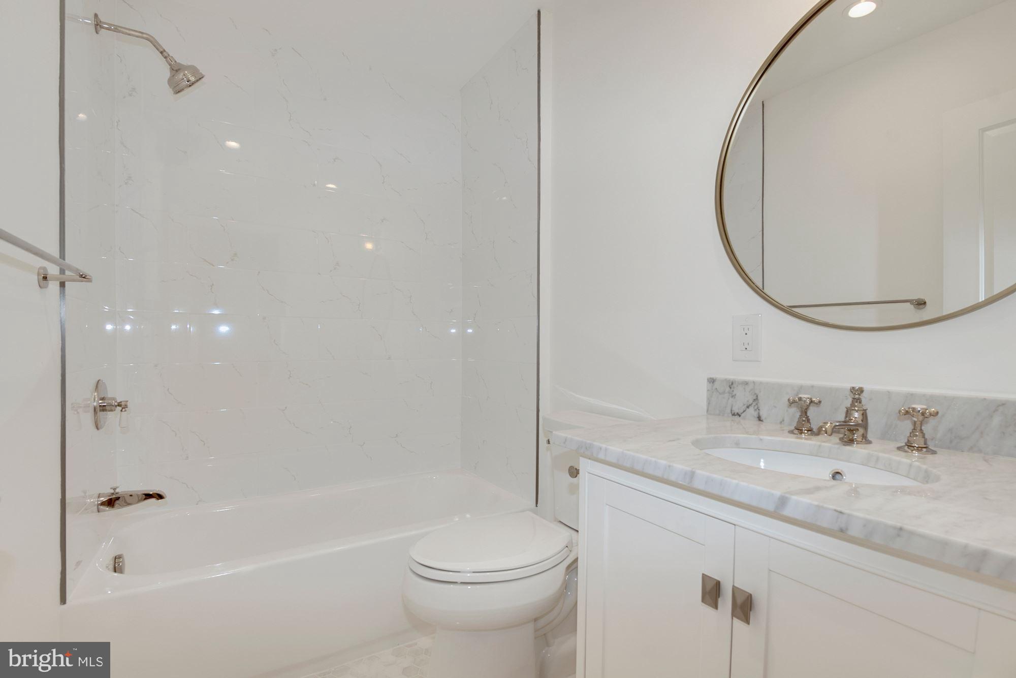 3033 West Ln Keys Northwest Washington, DC 20007 - Photo 18 of 32 Full Bath