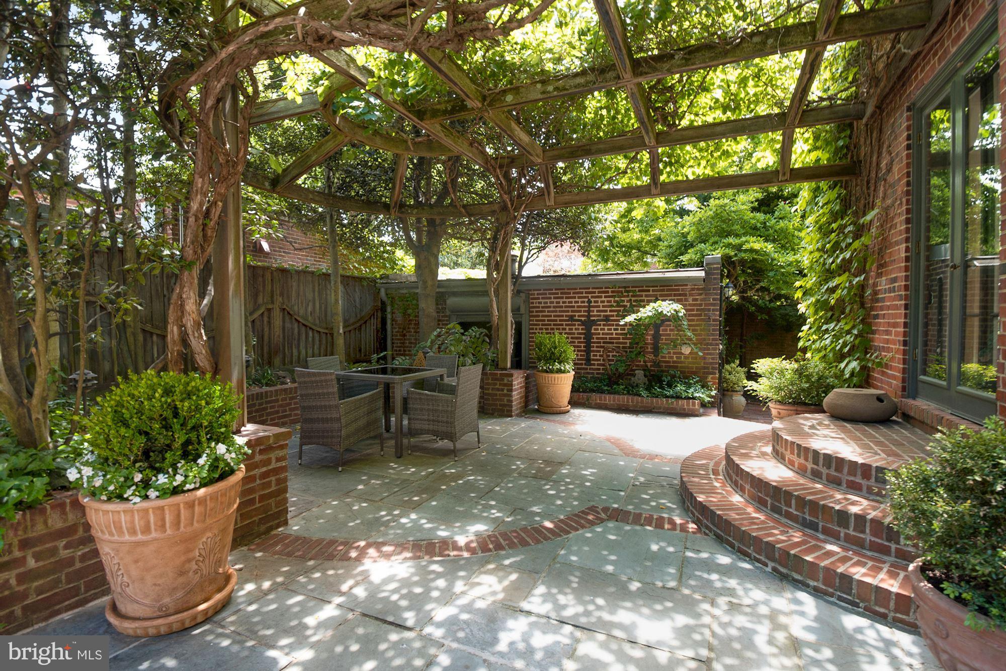 3033 West Ln Keys Northwest Washington, DC 20007 - Photo 26 of 32 Side Patio