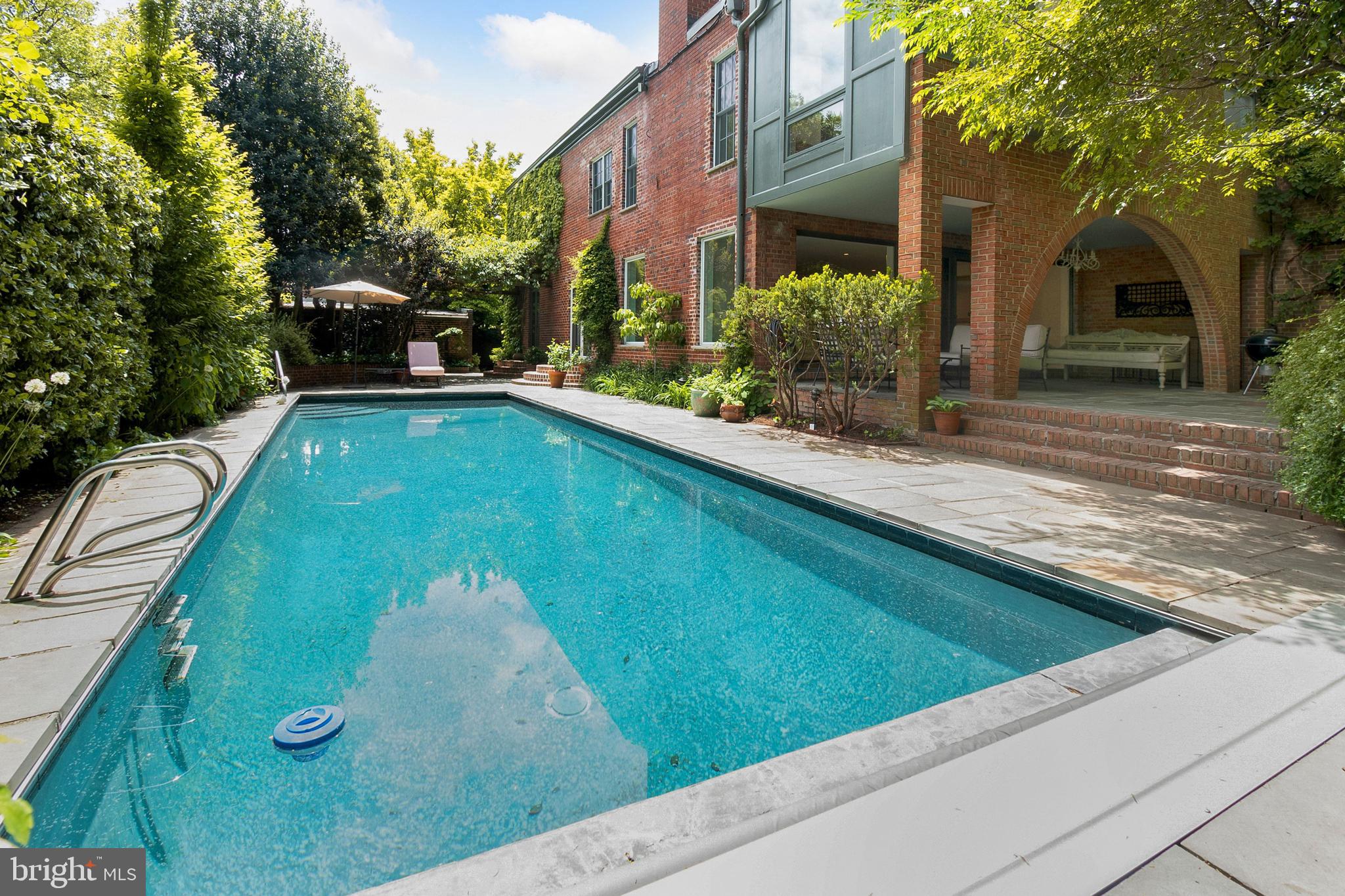 3033 West Ln Keys Northwest Washington, DC 20007 - Photo 28 of 32 Pool