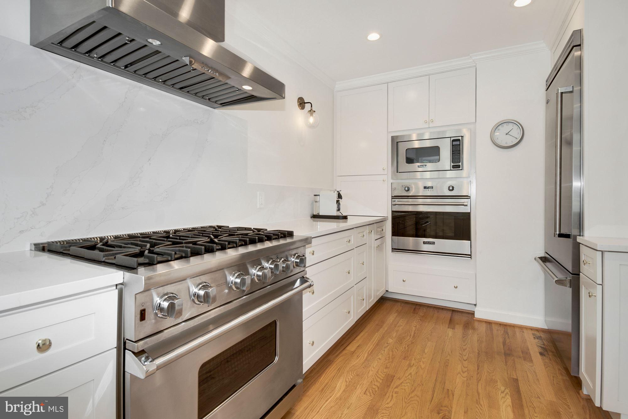 3033 West Ln Keys Northwest Washington, DC 20007 - Photo 7 of 32 Kitchen