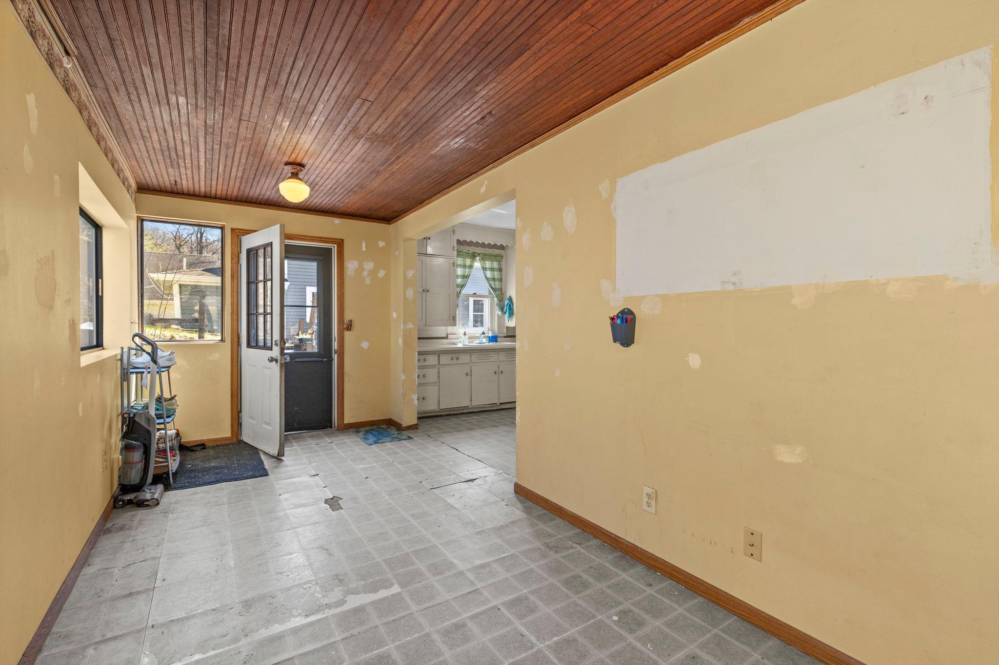 320 South Adams Street St. Croix Falls, WI 54024 - Photo 19 of 40