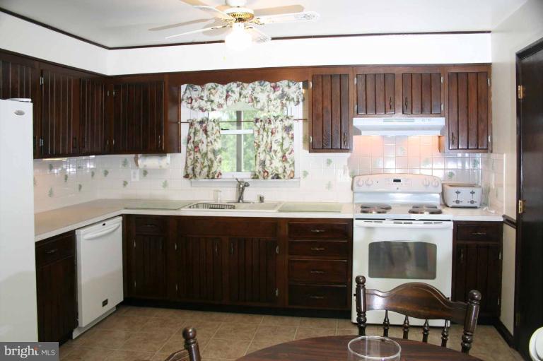 4244 Maple Grove Road Hampstead, MD 21074 - Photo 11 of 24 Kitchen