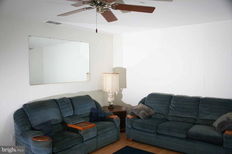 4244 Maple Grove Road Hampstead, MD 21074 - Photo 4 of 24 Living Room
