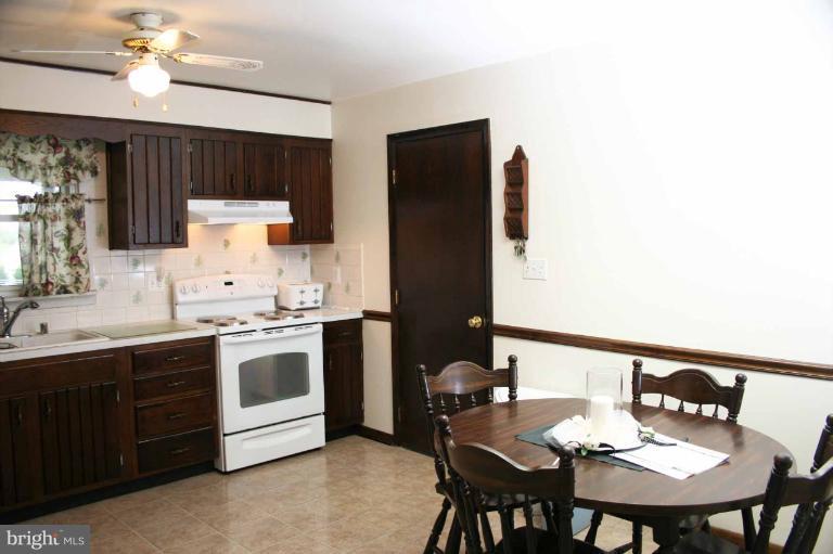 4244 Maple Grove Road Hampstead, MD 21074 - Photo 5 of 24 Kitchen