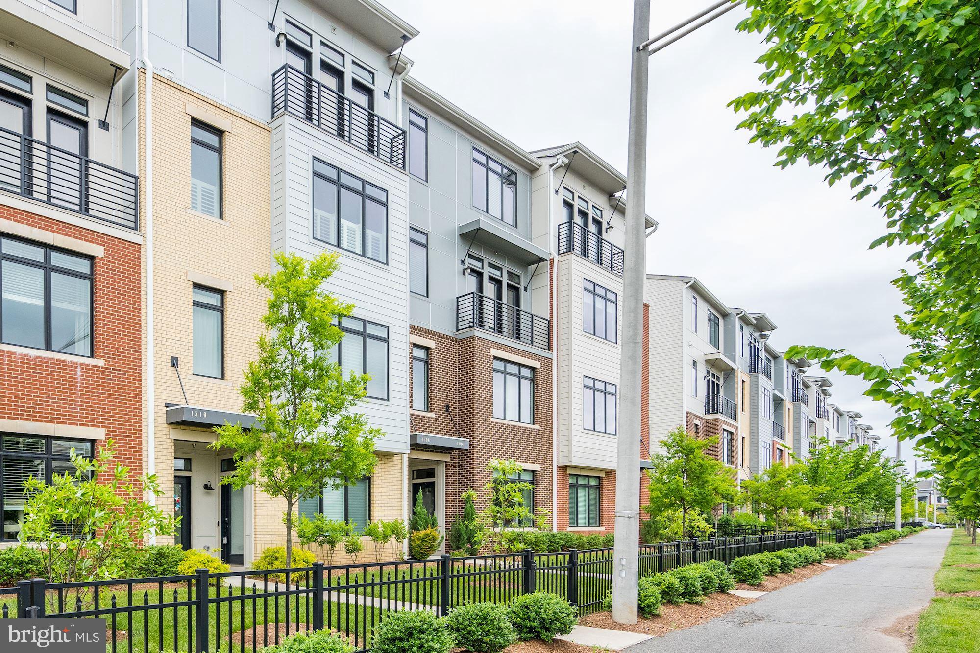 Walk to cool amenities!