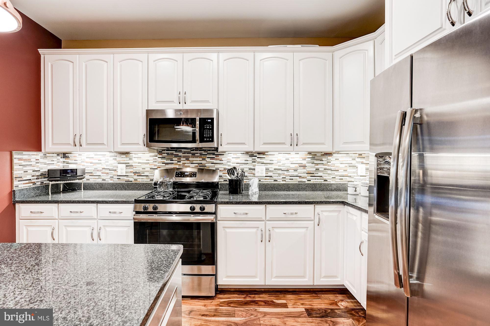 1304 Ribbon Limestone Terrace Southeast Leesburg, VA 20175 - Photo 11 of 38 Luxury kitchen!