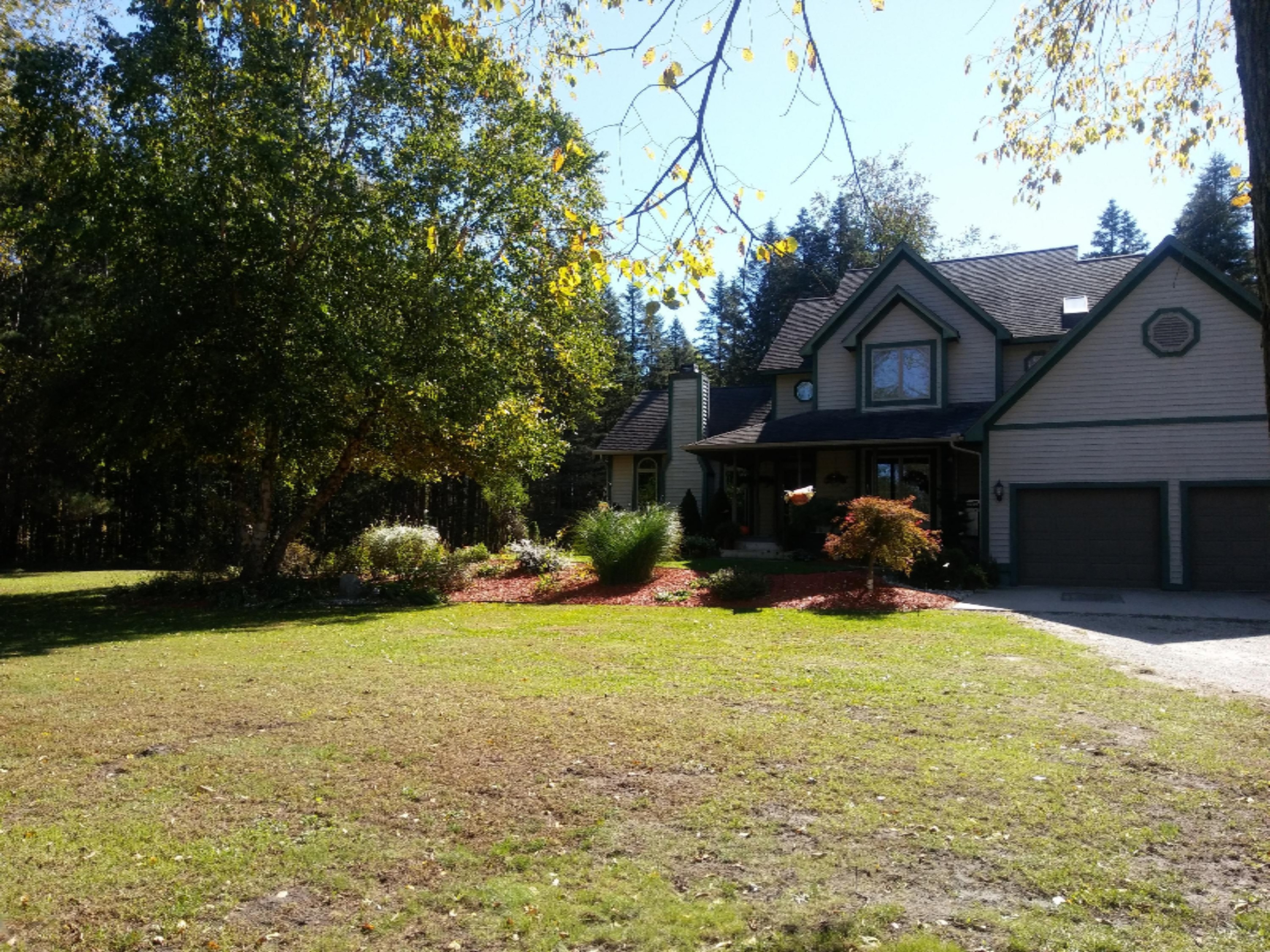 7537 South Maple Island Road Fremont, MI 49412 - Photo 2 of 23 20181004_141422_Burst01