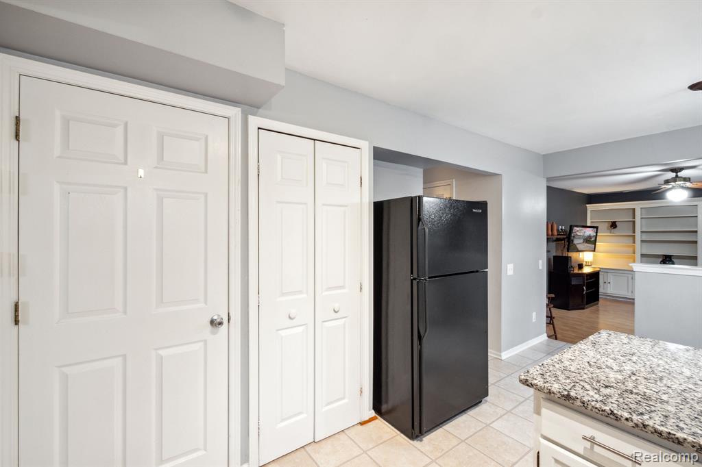 235 Whitney Drive Rochester Hills, MI 48307 - Photo 17 of 45