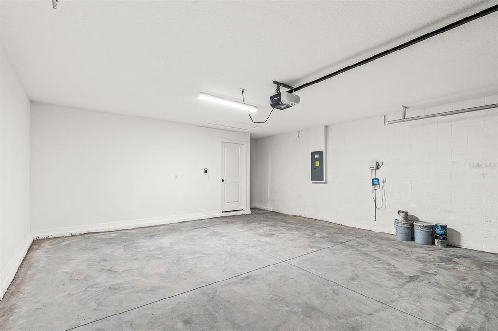 9827 Lemon Drop Loop Ruskin, FL 33573 - Photo 24 of 30 Gallery Image 24