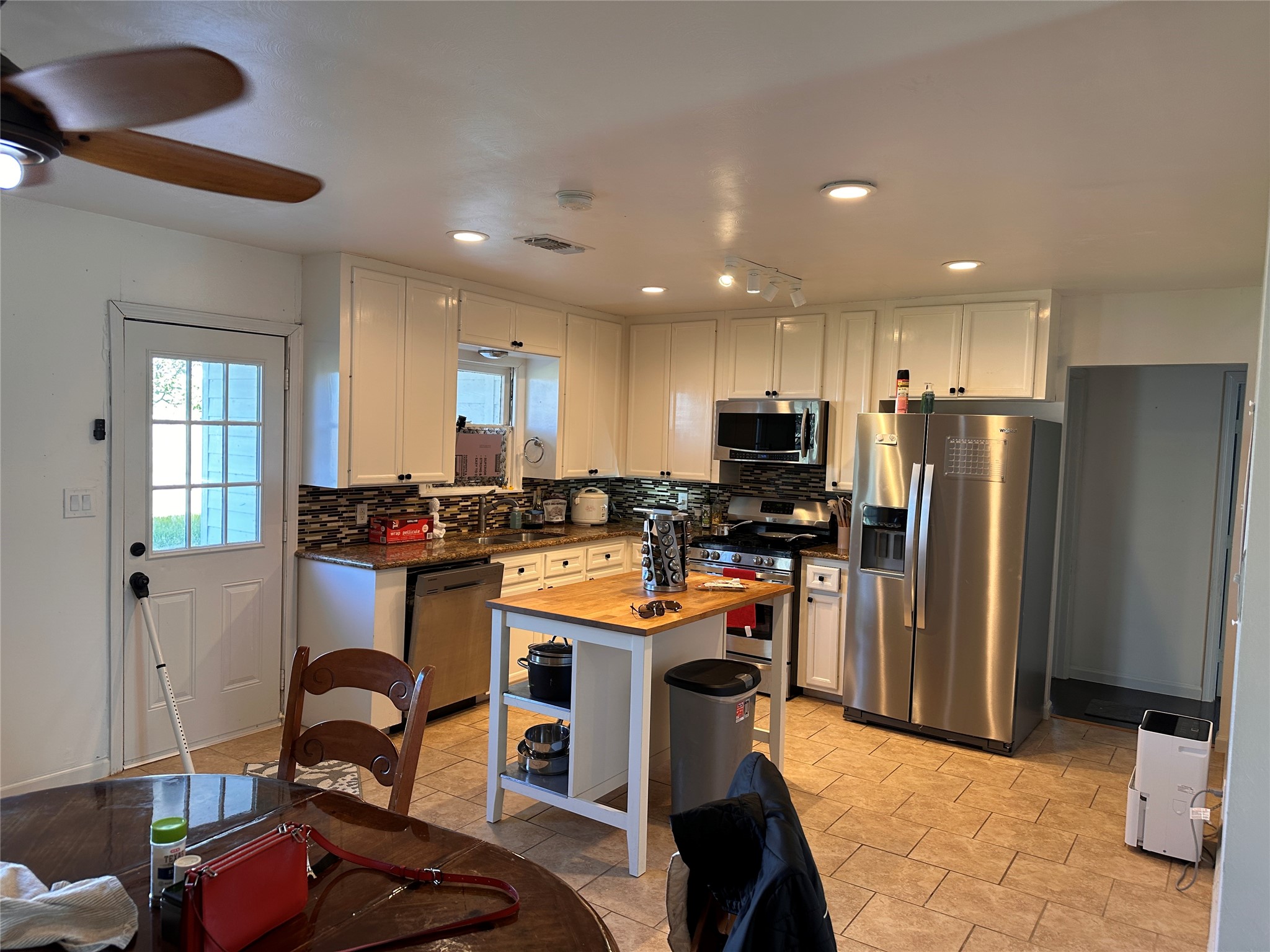 26 Lyncrest Drive Galveston, TX 77550 - Photo 6 of 36