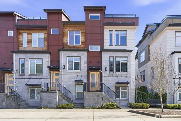 $1,185,000 | 924 7th Avenue Northeast, Issaquah, WA 98029